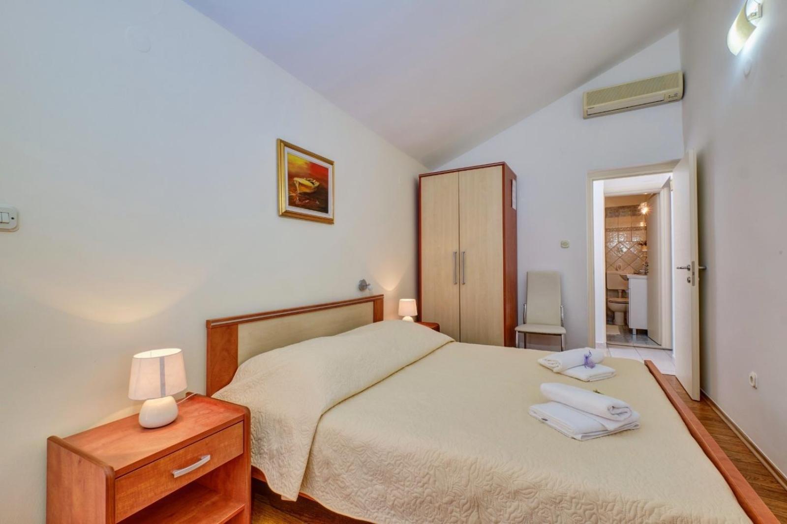Apartment By The Sea Martinscica, Cres - 22582 *